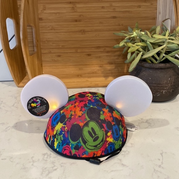 Disney Glow With The Show Mickey Mouse Light Up Ear Hat cap Disney Parks - Picture 1 of 8